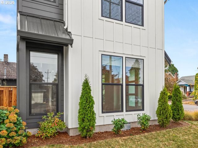 8594 N BUCHANAN Ave, Portland, OR 97203