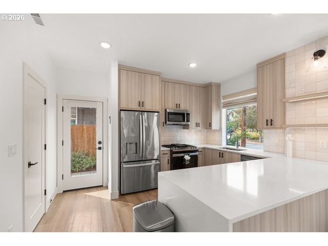 8594 N BUCHANAN Ave, Portland, OR 97203