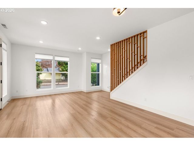 8594 N BUCHANAN Ave, Portland, OR 97203