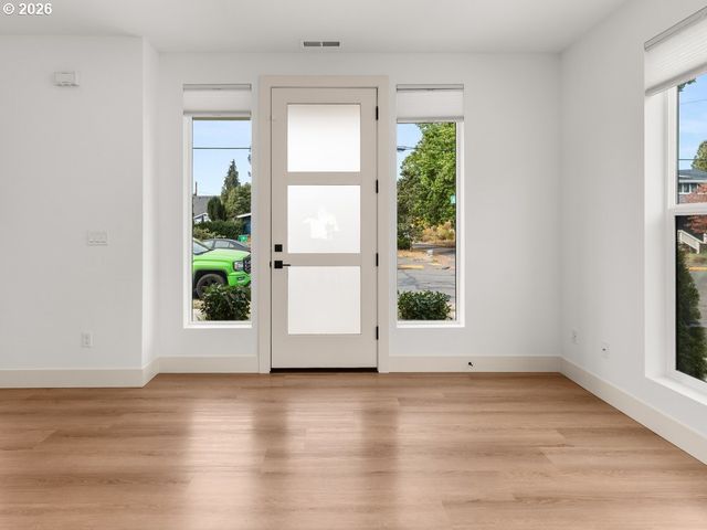 8594 N BUCHANAN Ave, Portland, OR 97203