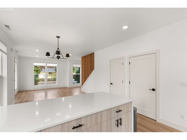 8594 N BUCHANAN Ave, Portland, OR 97203