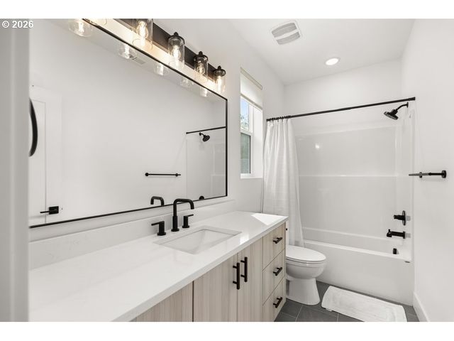 8594 N BUCHANAN Ave, Portland, OR 97203