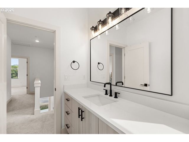 8594 N BUCHANAN Ave, Portland, OR 97203