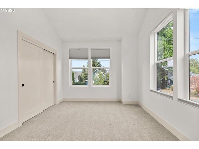 8594 N BUCHANAN Ave, Portland, OR 97203