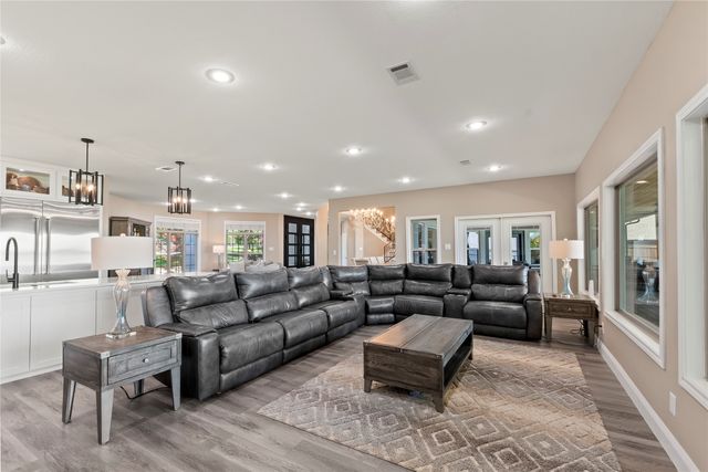 1301 Oak Hill Drive, Kemp, TX 75143