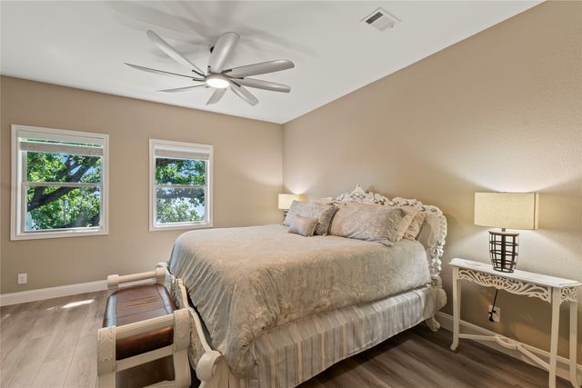1301 Oak Hill Drive, Kemp, TX 75143