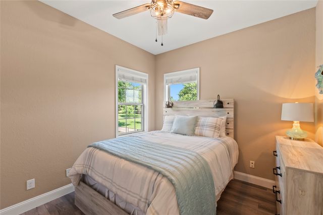 1301 Oak Hill Drive, Kemp, TX 75143