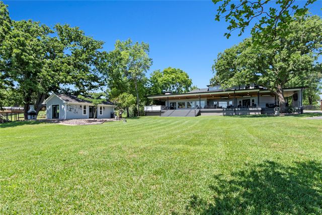 1301 Oak Hill Drive, Kemp, TX 75143