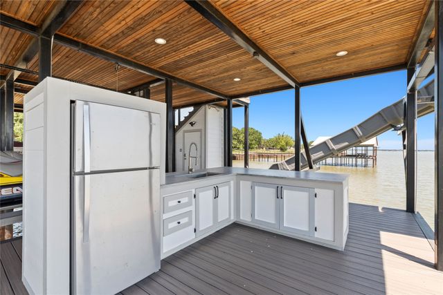 1301 Oak Hill Drive, Kemp, TX 75143