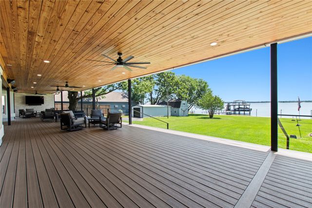 1301 Oak Hill Drive, Kemp, TX 75143