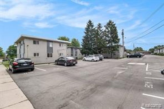 4910 Briarwood Avenue A1, Royal Oak Charter Township, MI 48073