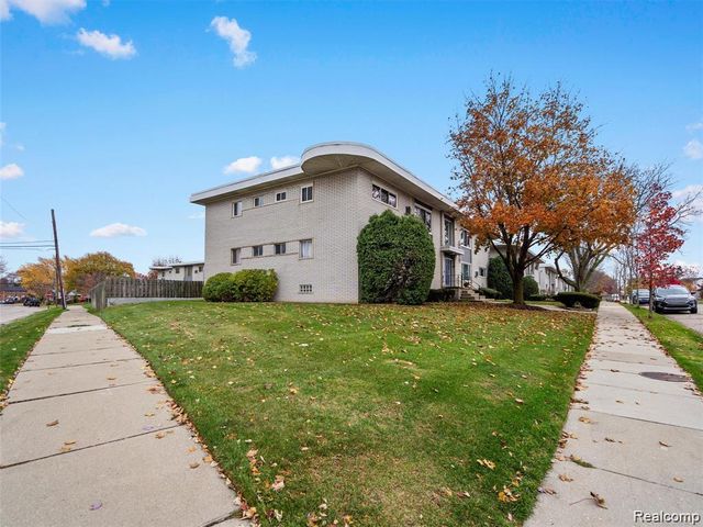 4910 Briarwood Avenue A1, Royal Oak Charter Township, MI 48073