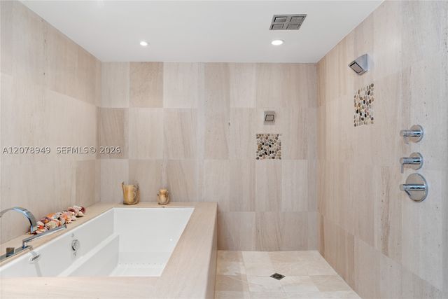 5875 Collins Ave 1902, Miami Beach, FL 33140