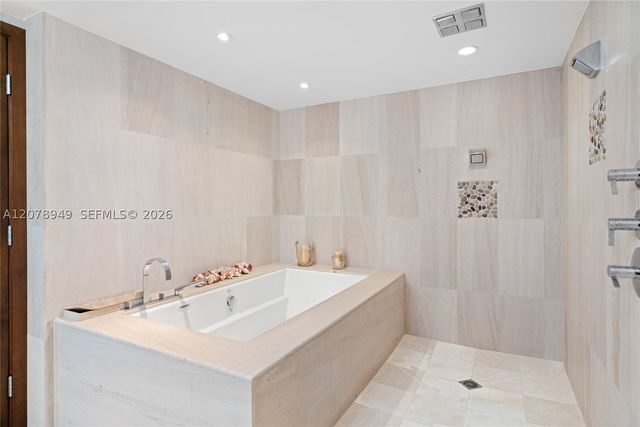 5875 Collins Ave 1902, Miami Beach, FL 33140