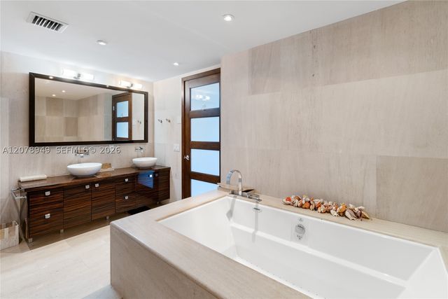 5875 Collins Ave 1902, Miami Beach, FL 33140