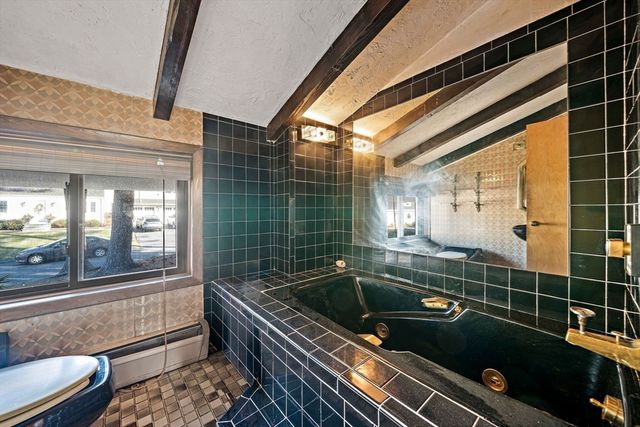 11 Hutchins Cir, Lynnfield, MA 01940