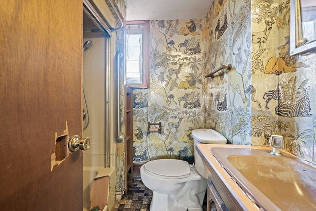 11 Hutchins Cir, Lynnfield, MA 01940