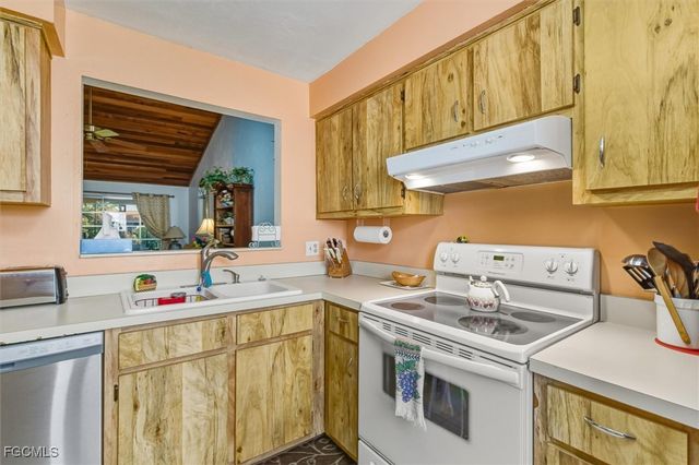 9339 Lennex LN, Fort Myers, FL 33919