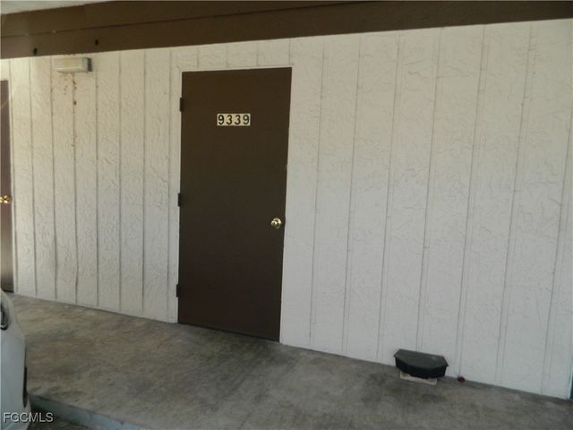 9339 Lennex LN, Fort Myers, FL 33919