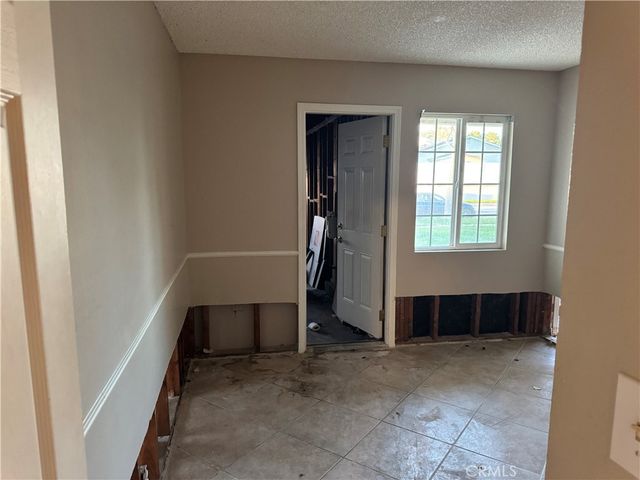 3186 E Radcliffe Avenue, Anaheim, CA 92806