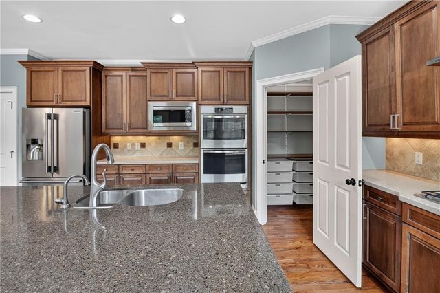 315 Peninsula Point, Canton, GA 30115