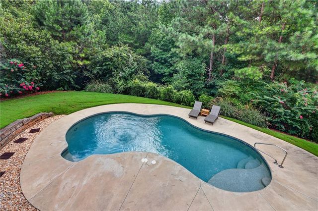 315 Peninsula Point, Canton, GA 30115
