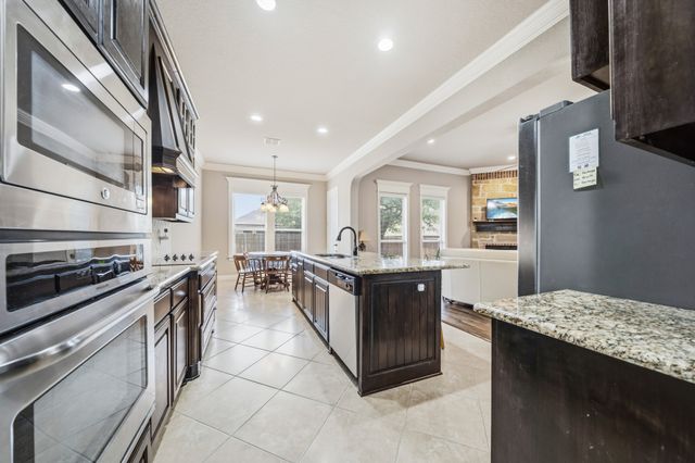 17031 Stonebriar Road, Woodway, TX 76712