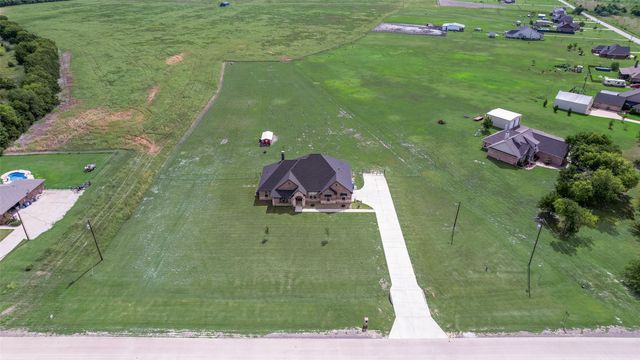 1821 E Campus Road, Palmer, TX 75152