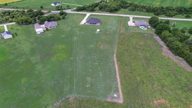 1821 E Campus Road, Palmer, TX 75152