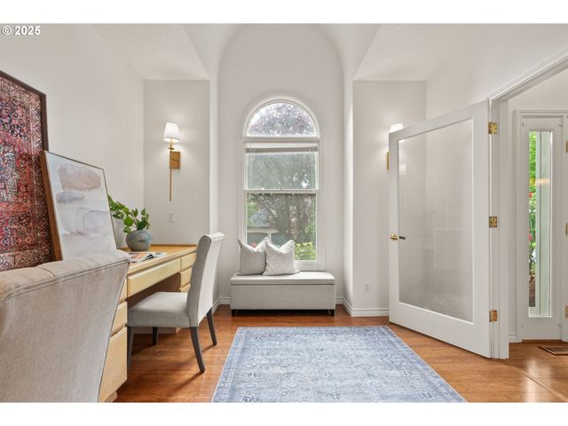 13460 SNOWBERRY Ct, Lake Oswego, OR 97035