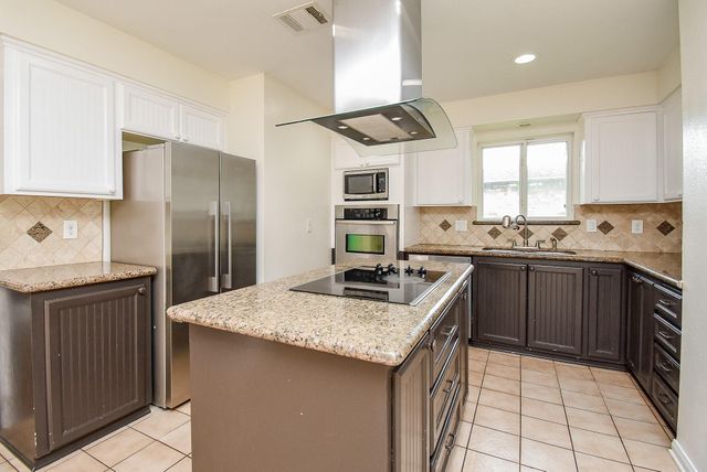 14206 Ella Lee Lane, Houston, TX 77077