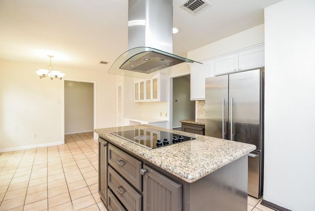 14206 Ella Lee Lane, Houston, TX 77077