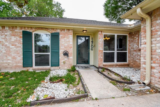 14206 Ella Lee Lane, Houston, TX 77077