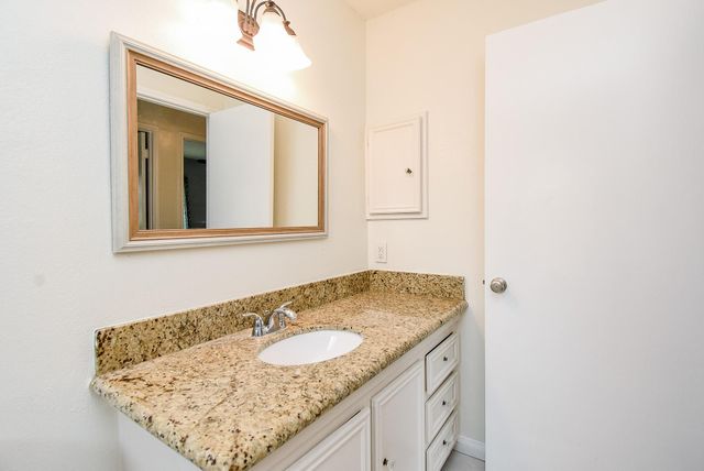 14206 Ella Lee Lane, Houston, TX 77077