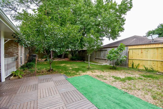 14206 Ella Lee Lane, Houston, TX 77077