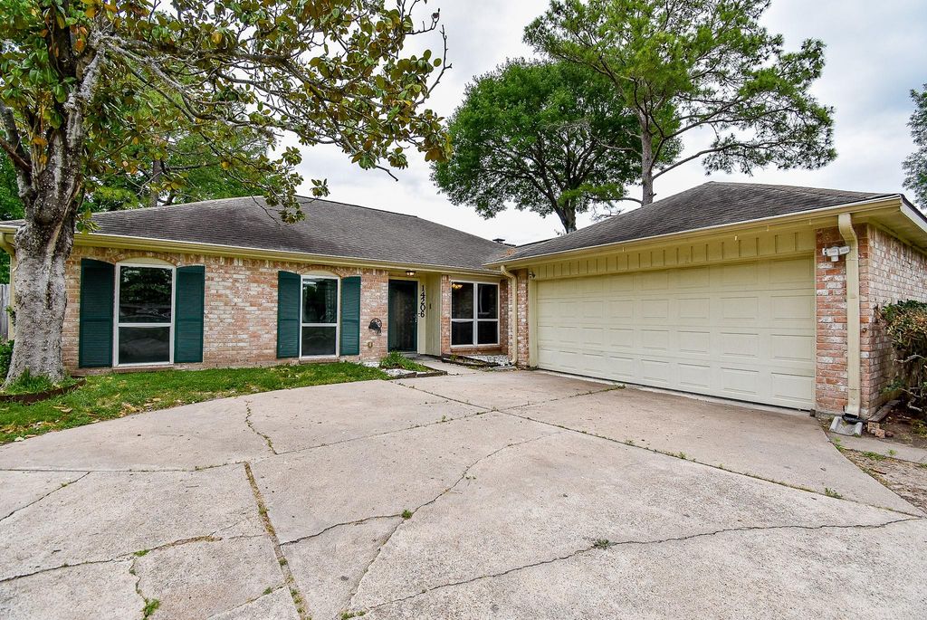 14206 Ella Lee Lane, Houston, TX 77077