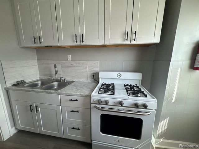 1781 Lafayette Boulevard, Lincoln Park, MI 48146