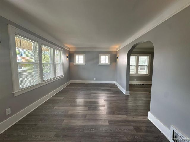 1781 Lafayette Boulevard, Lincoln Park, MI 48146