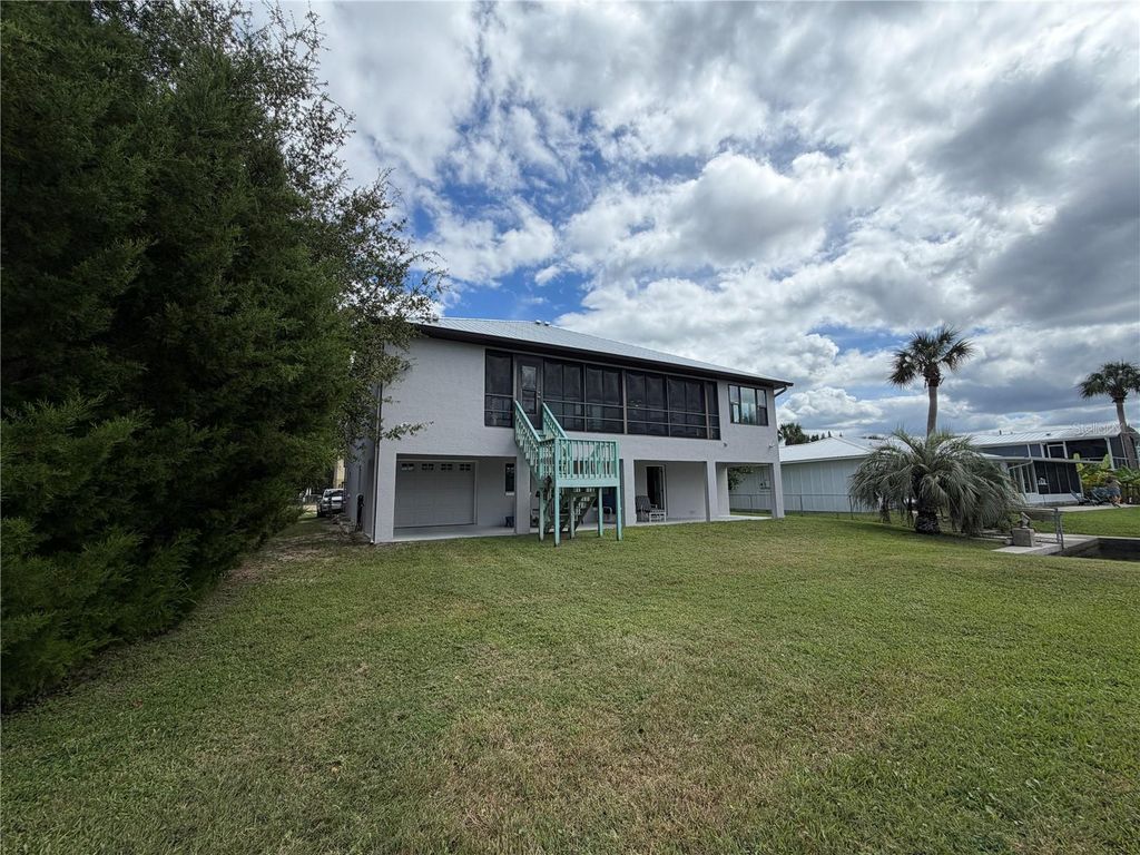 Image 17 of property listing at 1610 NW 20TH AVENUE, Crystal River, FL 34428