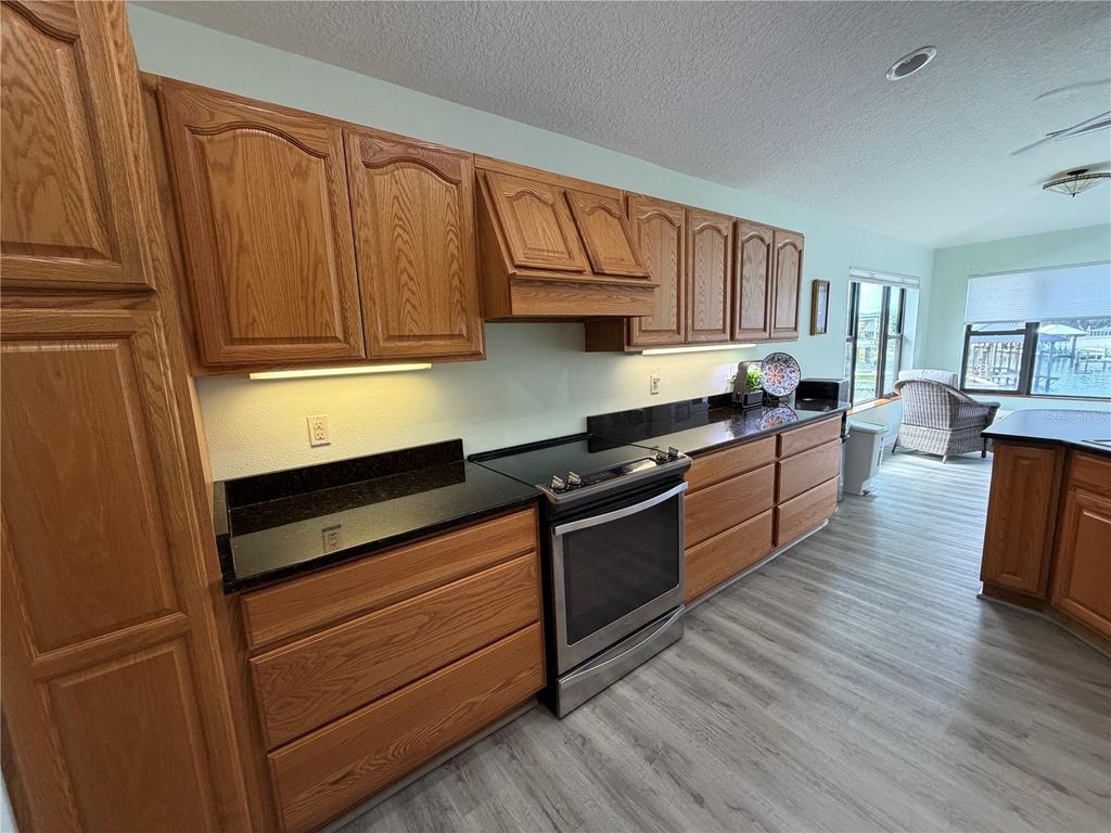 Image 35 of property listing at 1610 NW 20TH AVENUE, Crystal River, FL 34428