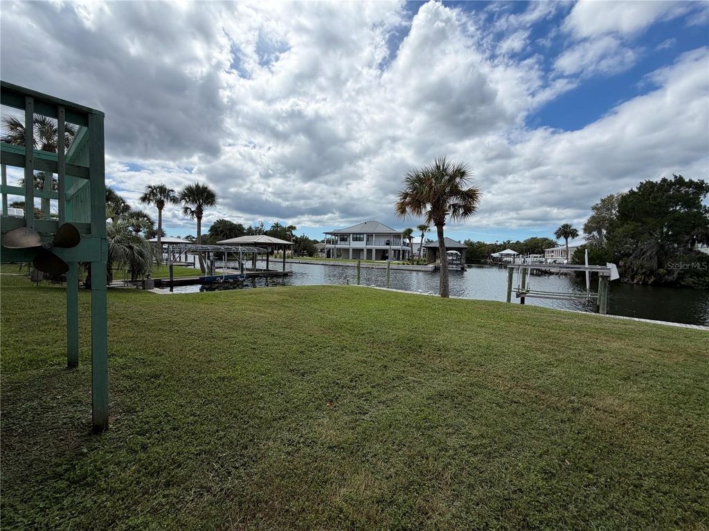 Image 40 of property listing at 1610 NW 20TH AVENUE, Crystal River, FL 34428