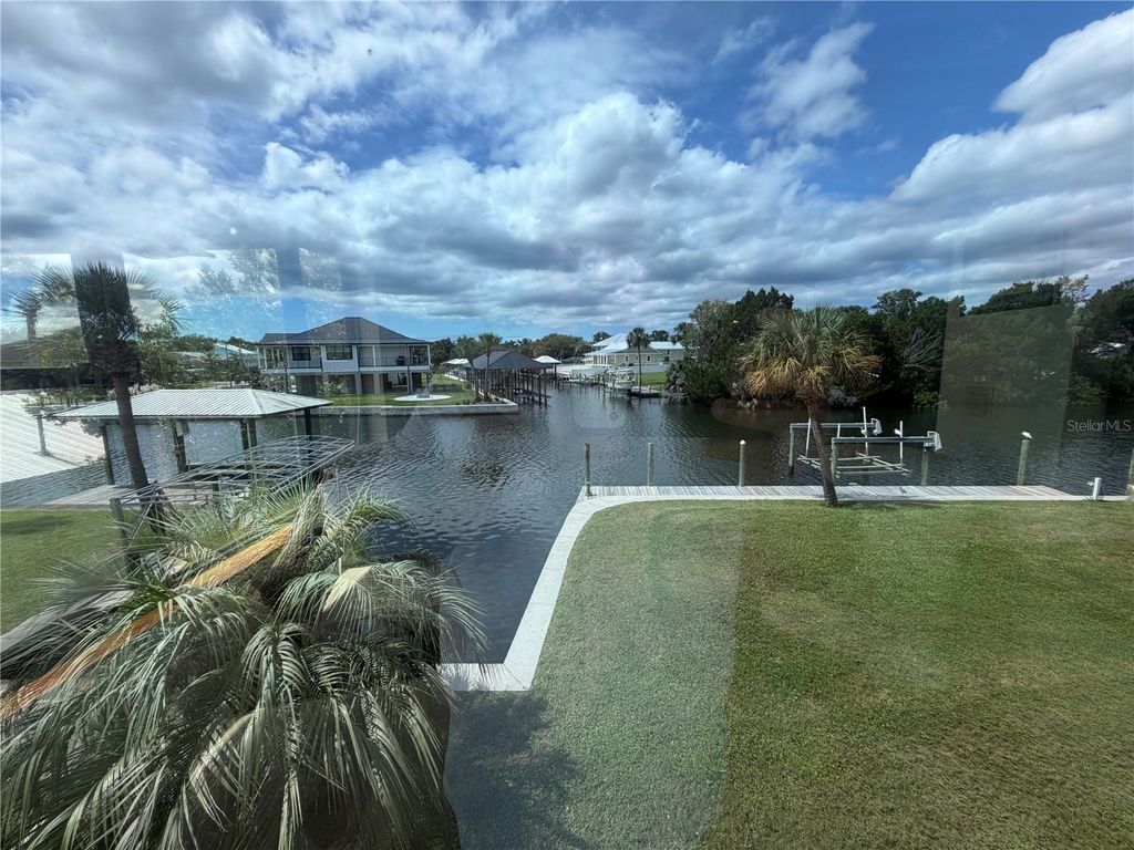 Image 5 of property listing at 1610 NW 20TH AVENUE, Crystal River, FL 34428