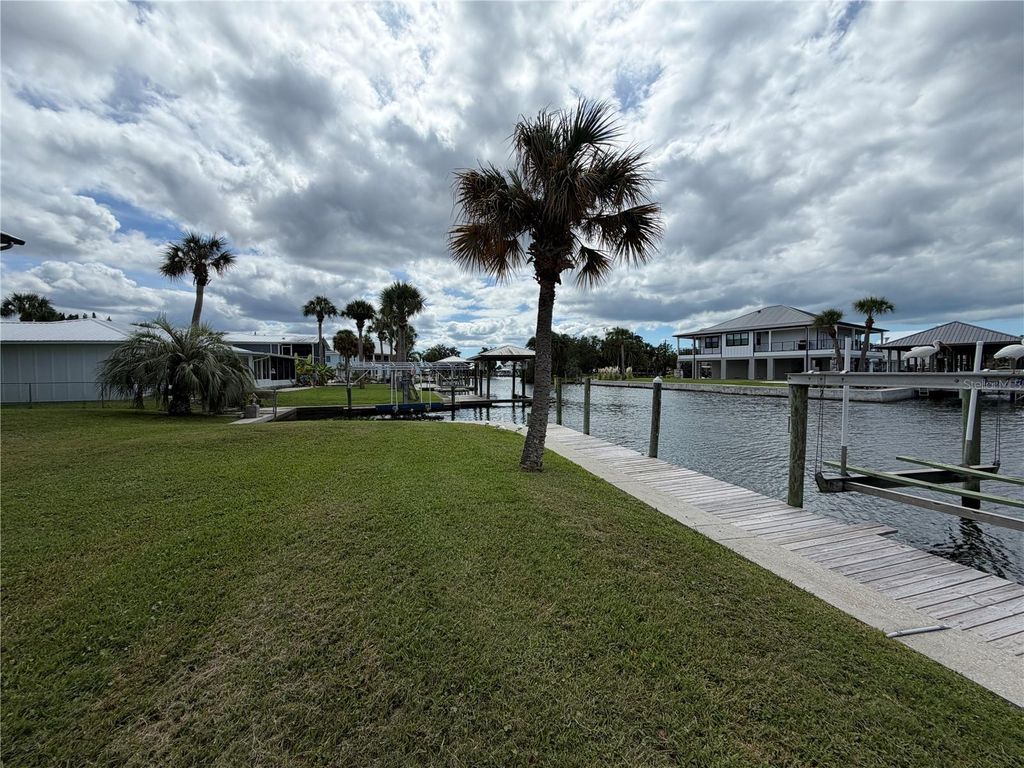 Image 42 of property listing at 1610 NW 20TH AVENUE, Crystal River, FL 34428
