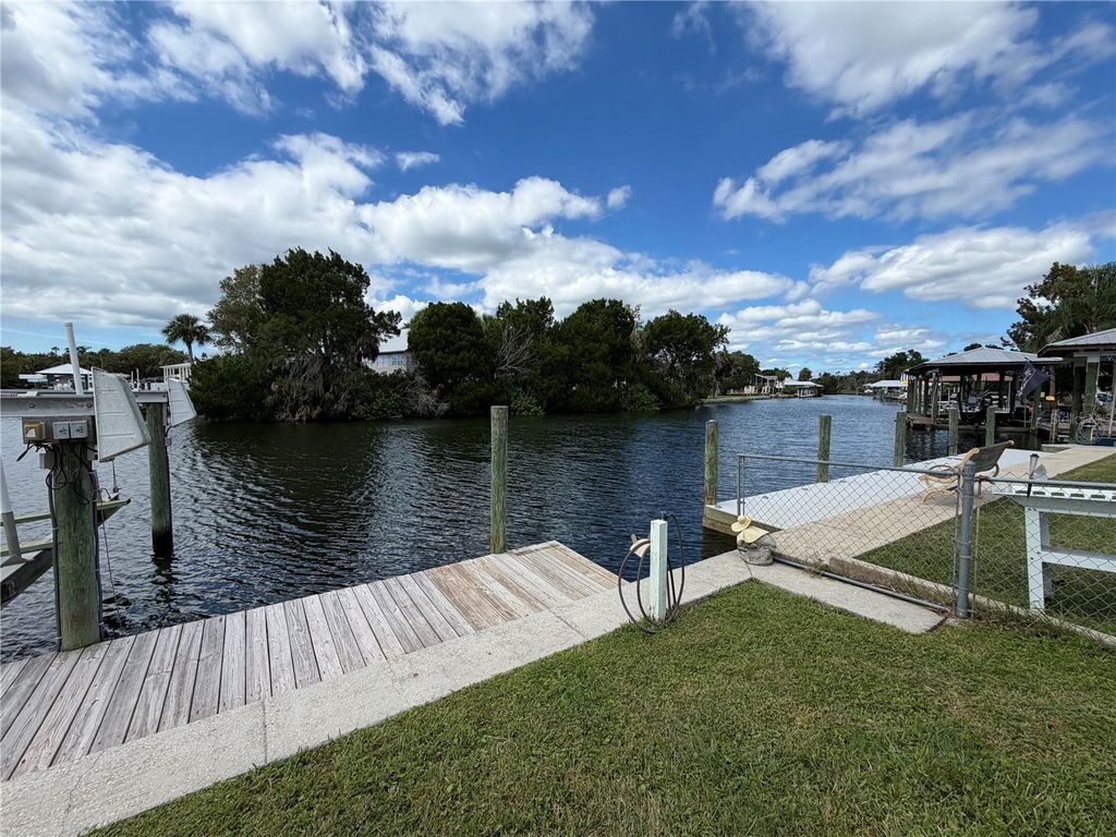 Image 44 of property listing at 1610 NW 20TH AVENUE, Crystal River, FL 34428