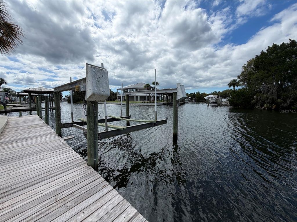 Image 45 of property listing at 1610 NW 20TH AVENUE, Crystal River, FL 34428