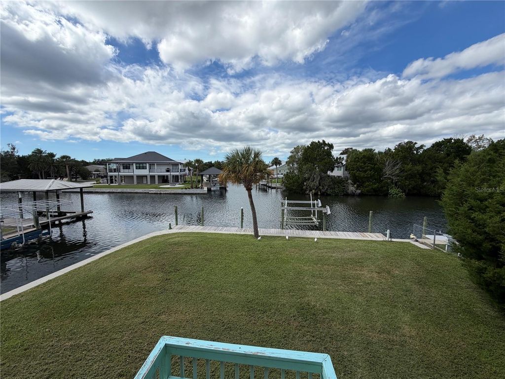 Image 6 of property listing at 1610 NW 20TH AVENUE, Crystal River, FL 34428