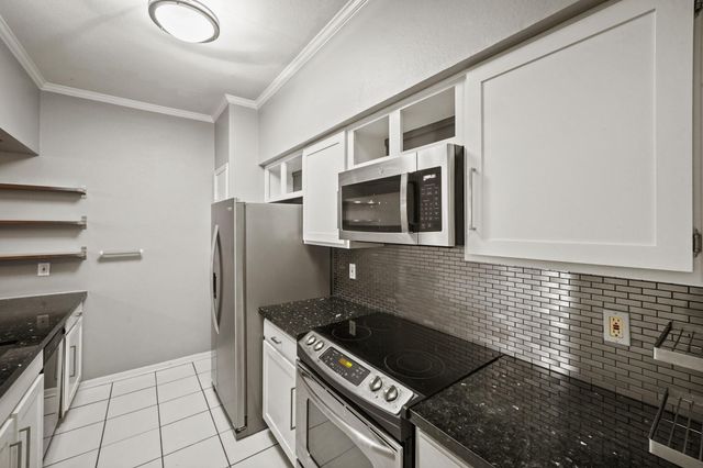 3780 Tanglewilde Street 306, Houston, TX 77063