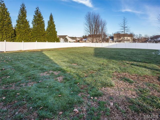 157 Oak Hill Drive, Maryville, IL 62062