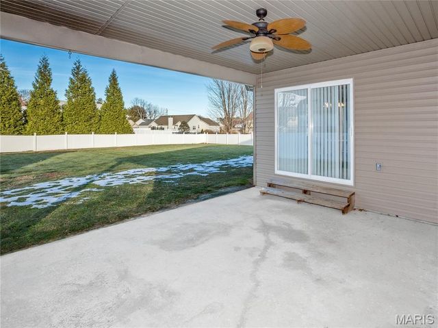 157 Oak Hill Drive, Maryville, IL 62062