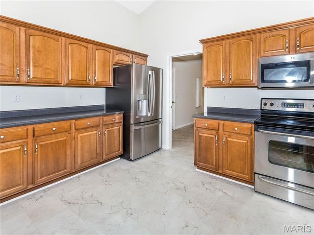 157 Oak Hill Drive, Maryville, IL 62062